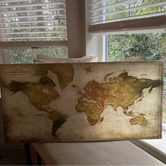 Beautiful Art On Canvas 15X30 Hand Embellished Canvas World Maps NWT - Picture 8 of 15